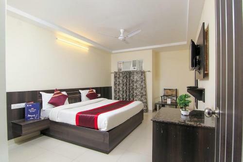 Hotel P S Grand