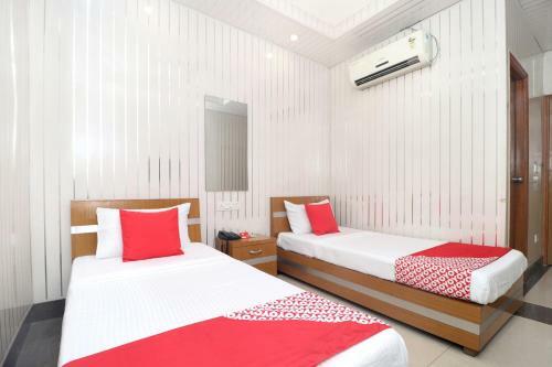 Oyo 14533 Hotel Mohan