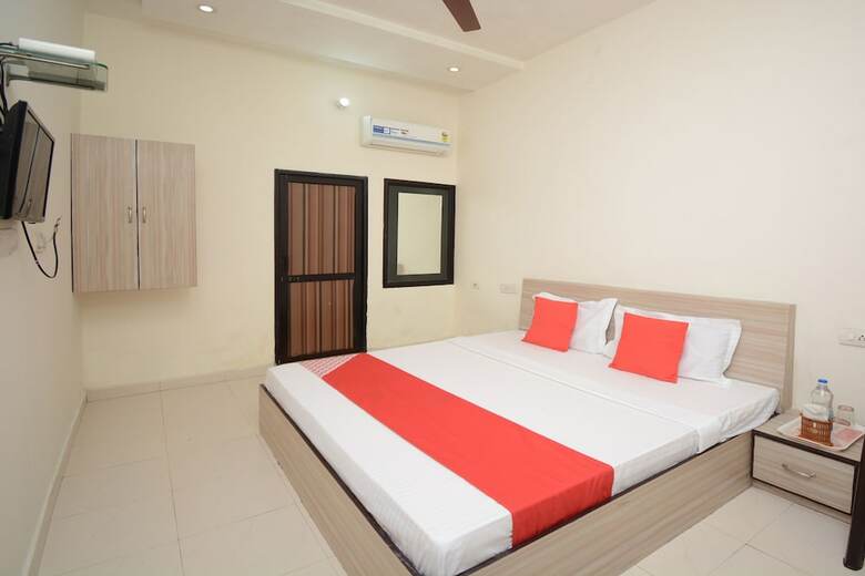Oyo 29034 Hotel Arora Inn