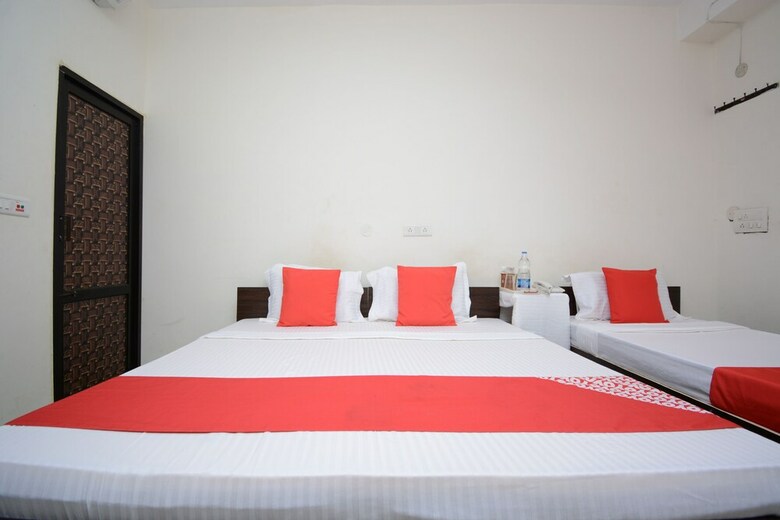 Oyo 29034 Hotel Arora Inn