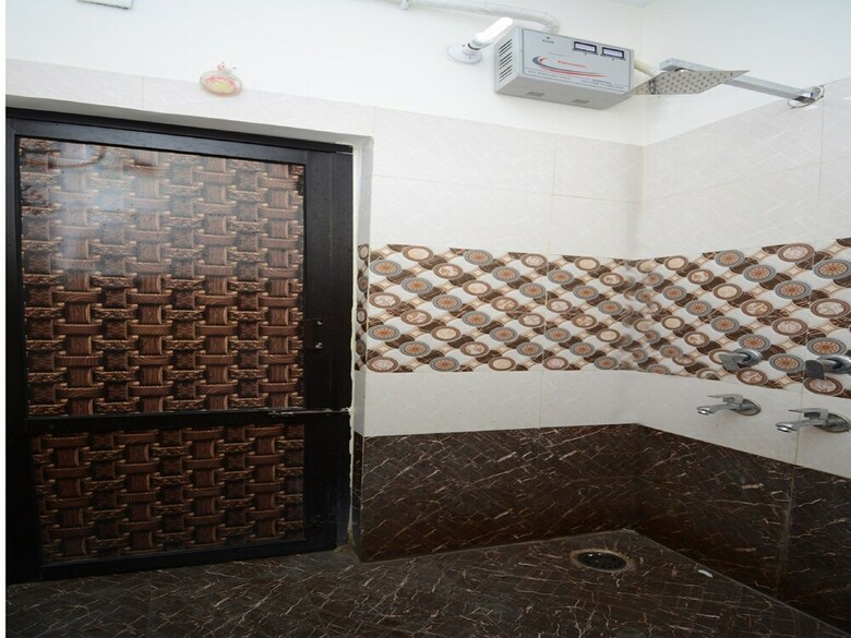 Oyo 29034 Hotel Arora Inn
