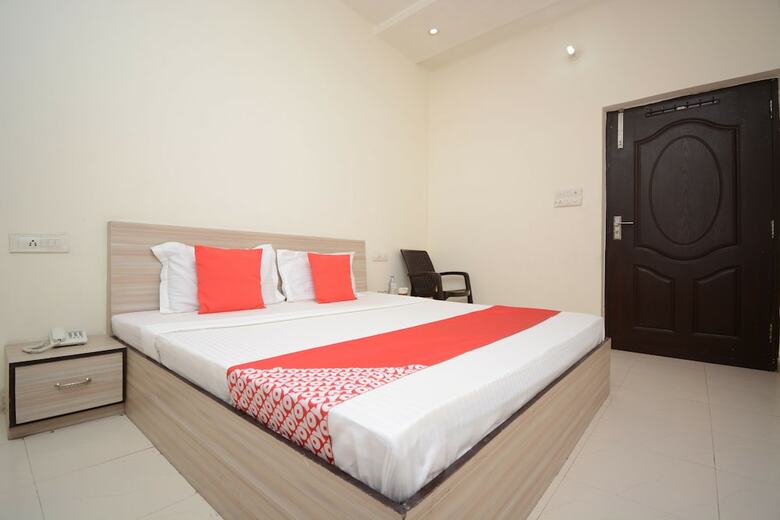 Oyo 29034 Hotel Arora Inn