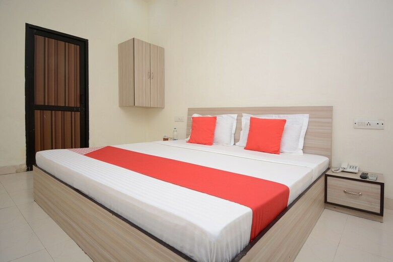 Oyo 29034 Hotel Arora Inn