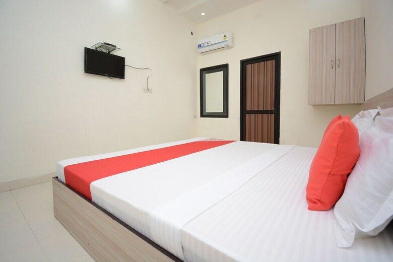 Oyo 29034 Hotel Arora Inn