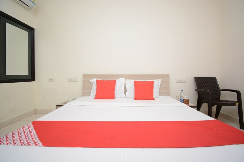 Oyo 29034 Hotel Arora Inn
