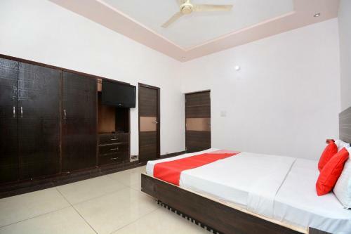 Hotel Oyo 31031 Ds Royal Guest House