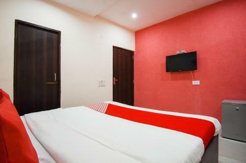 Hotel Oyo 62150 Happy Living 1819