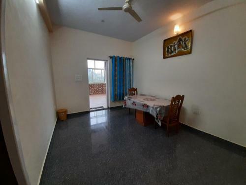 Hotel Daisey Dee Homestay