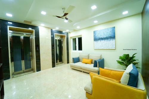 Hotel Grand Padappai Residency