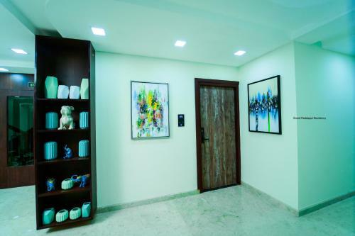 Hotel Grand Padappai Residency