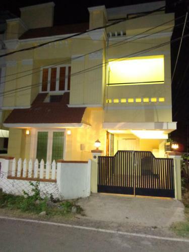 Apartamento Remisha Hotels (3 Bhk Elite Duplex House)