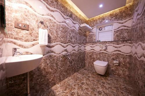 Al Noor Palace Business Class Hotel