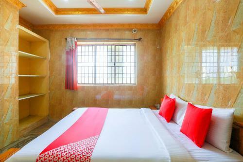 Hotel Oyo 68796 Shanthi Mahal