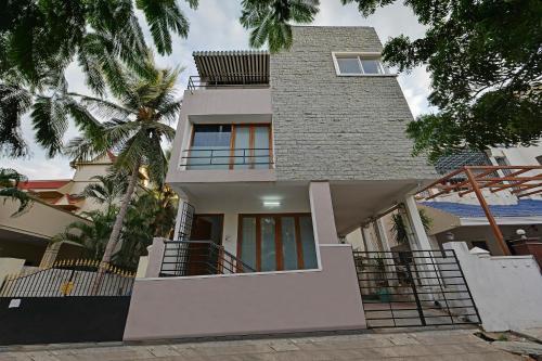 Hostal Lively Stay In Neelankarai