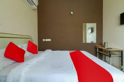 Hotel Oyo 70557 Royal Pride
