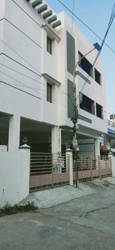 R Hotel-manapakkam