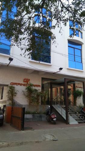 Grand Tiara Hotel