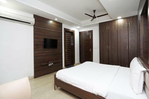 Hotel Spot On 74459 Check Inn