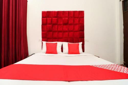 Oyo 24066 Hotel Rr Villa