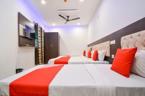 Oyo 65425 Hotel Red Hut