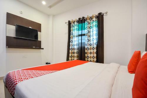 Oyo 65425 Hotel Red Hut