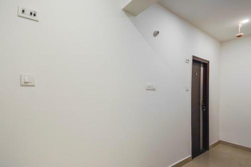 Oyo 65425 Hotel Red Hut