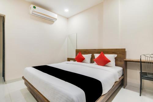 Capital O74889 Hotel Solitude 24