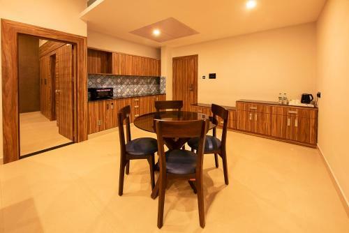 Hotel Hometown Galleria Manipal