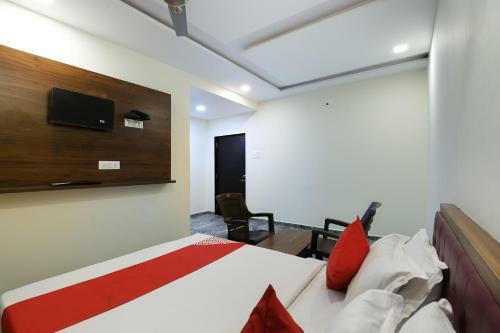 Oyo 65742 Hotel Hill Villa