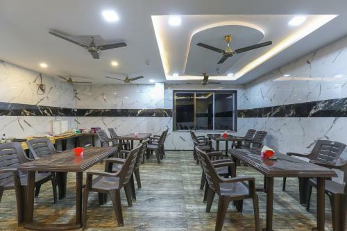 Oyo 65742 Hotel Hill Villa