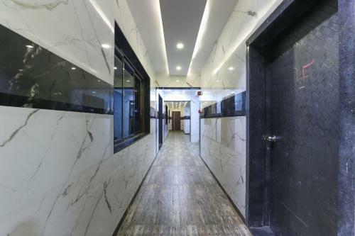 Oyo 65742 Hotel Hill Villa