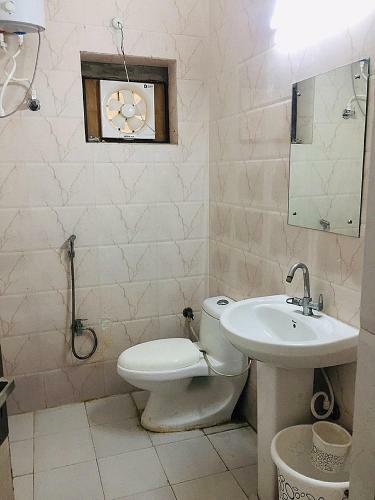 Hotel Amritam - Near Prem Mandir