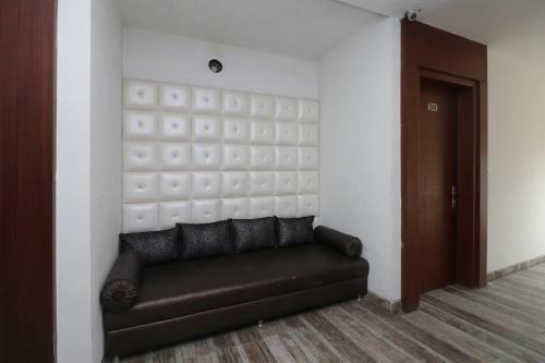 Capital O 2594 Hotel Kanchan Residency