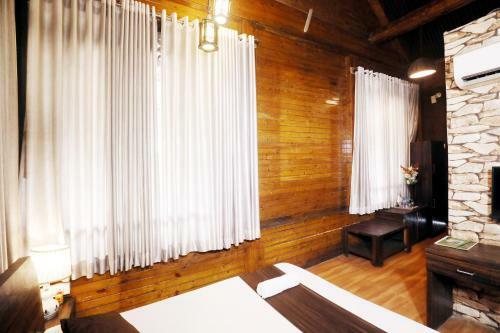 Hotel Pali Village Resort