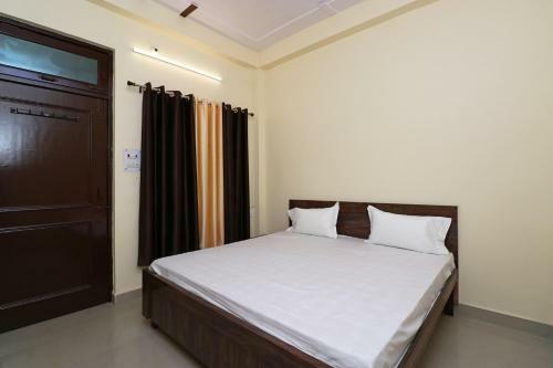 Spot On 35985 Hotel Relax Inn
