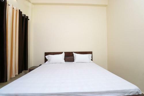 Spot On 35985 Hotel Relax Inn