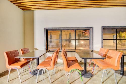 Capital O 65429 Hotel Merakee