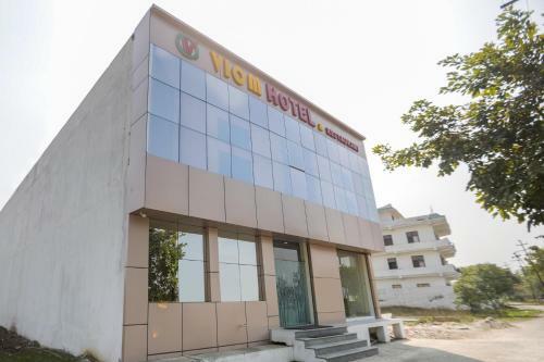 Oyo 71380 Hotel Viom