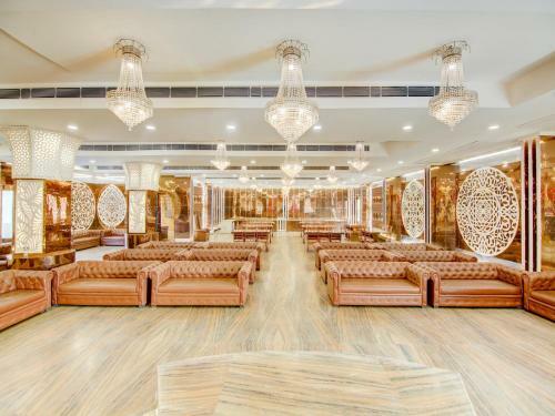 Hotel Capital O 77560 Oak Tree By Golden Plate