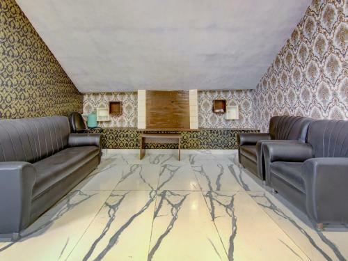 Hotel Capital O 77560 Oak Tree By Golden Plate