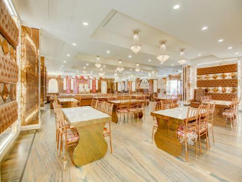 Hotel Capital O 77560 Oak Tree By Golden Plate