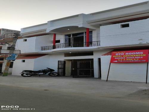 Spot On 79832 Hotel Abhinandan