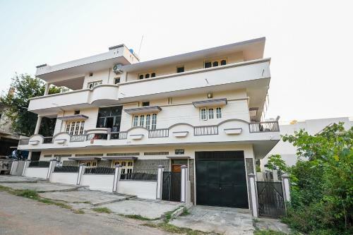 Hostal Oyo 76099 Home Pranav Homestay