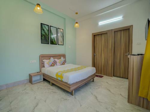 Hostal Oyo 76288 Home Embassy Suits