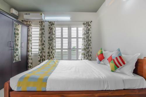 Hostal Oyo 76288 Home Embassy Suits