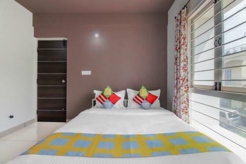 Hostal Oyo 76288 Home Embassy Suits