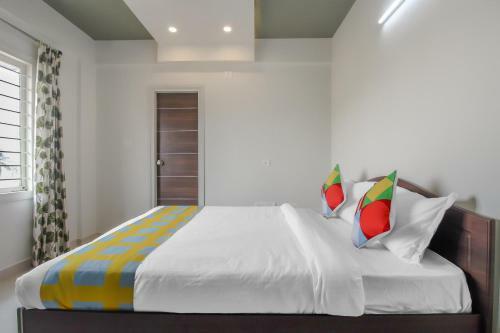 Hostal Oyo 76288 Home Embassy Suits