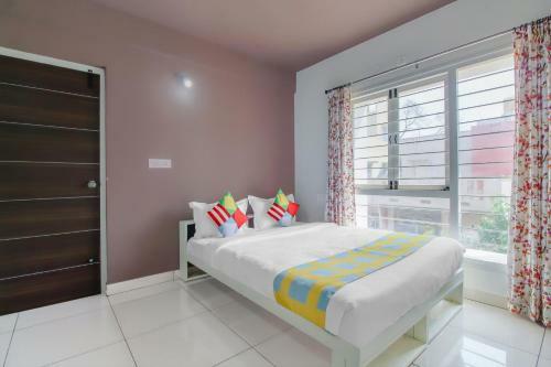 Hostal Oyo 76288 Home Embassy Suits