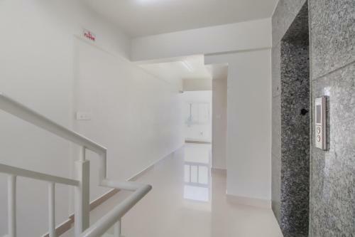 Hostal Oyo 76288 Home Embassy Suits