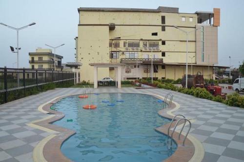 Hotel Rooms /restourent/bar